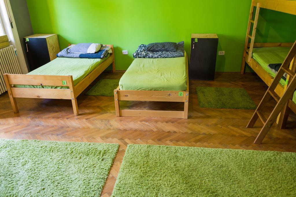 Hostel Costel Timisoara Room photo